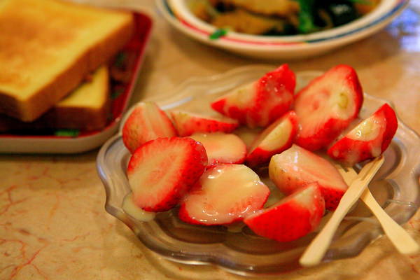 草莓煉乳切盤.JPG
