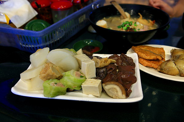豬血、香菇、菜捲、豆腐、菜頭