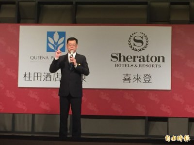 台東桂田總經理林致偉說明，將以4到6個月完成酒店無縫接軌。（記者張存薇攝）